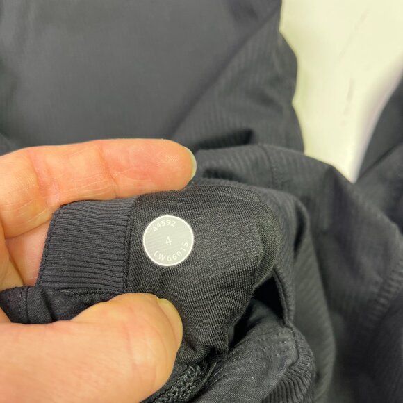 Lululemon Size 4 Studio Crop Black Pants Pull-on Drawstring Cuffs W6601S - Picture 6 of 6